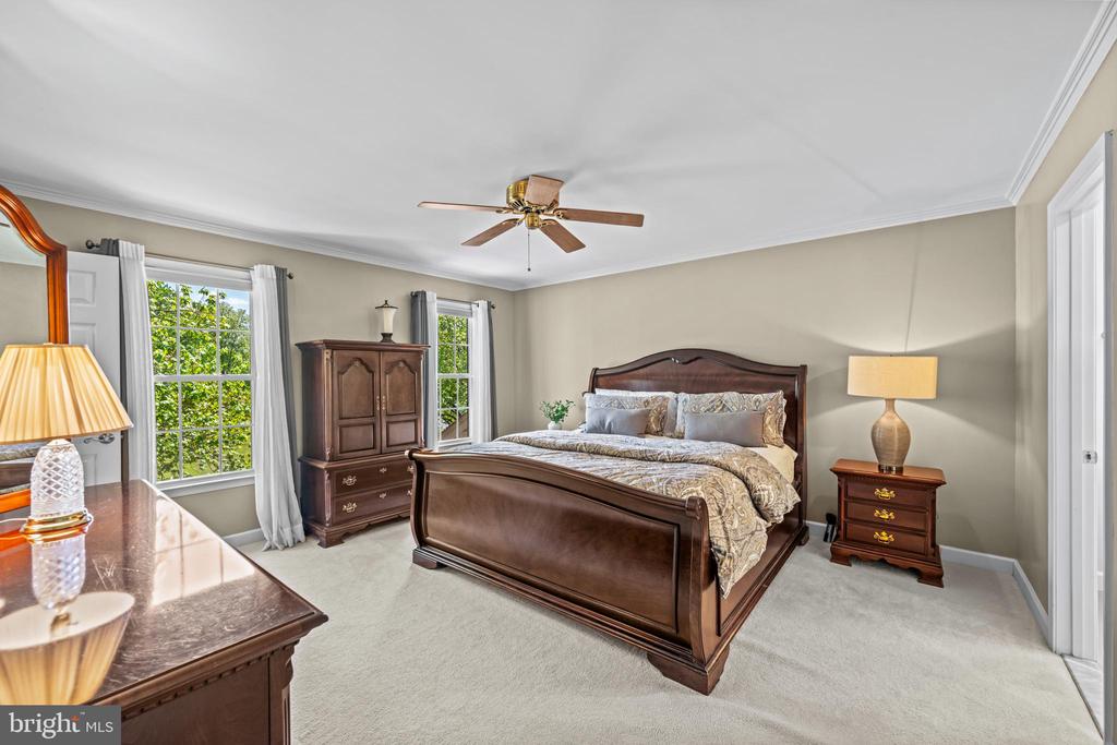 7713 SANDSTONE COURT