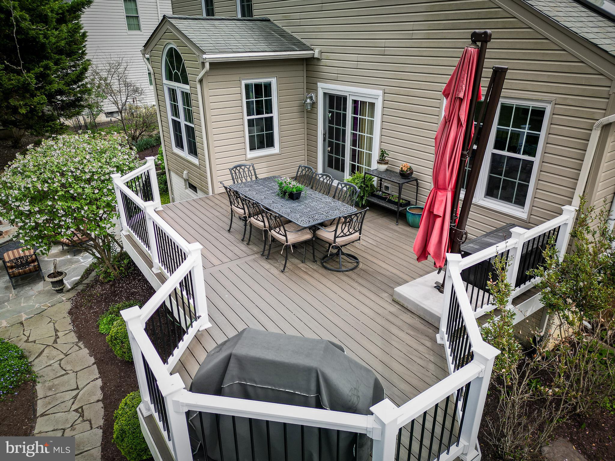 7713 SANDSTONE COURT