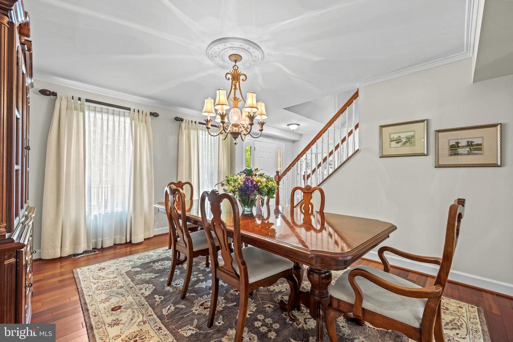 7713 SANDSTONE COURT