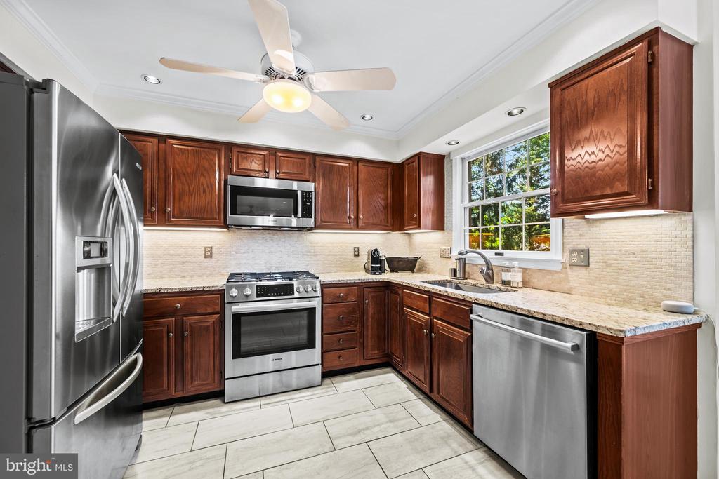 3672 MEADOWVALE ROAD