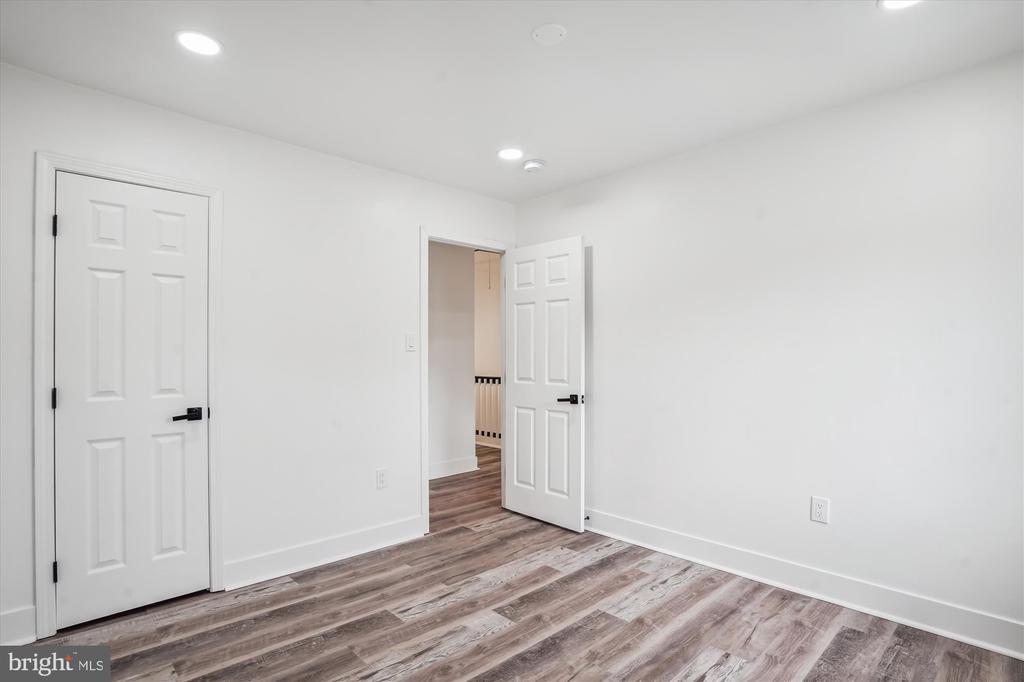 8648 WATERSHED CT
