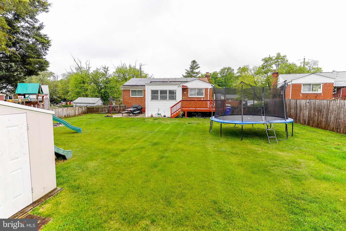 4616 Harlan St