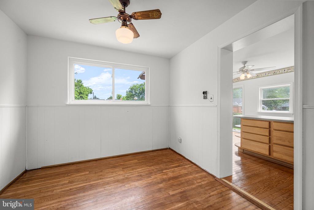4616 Harlan St