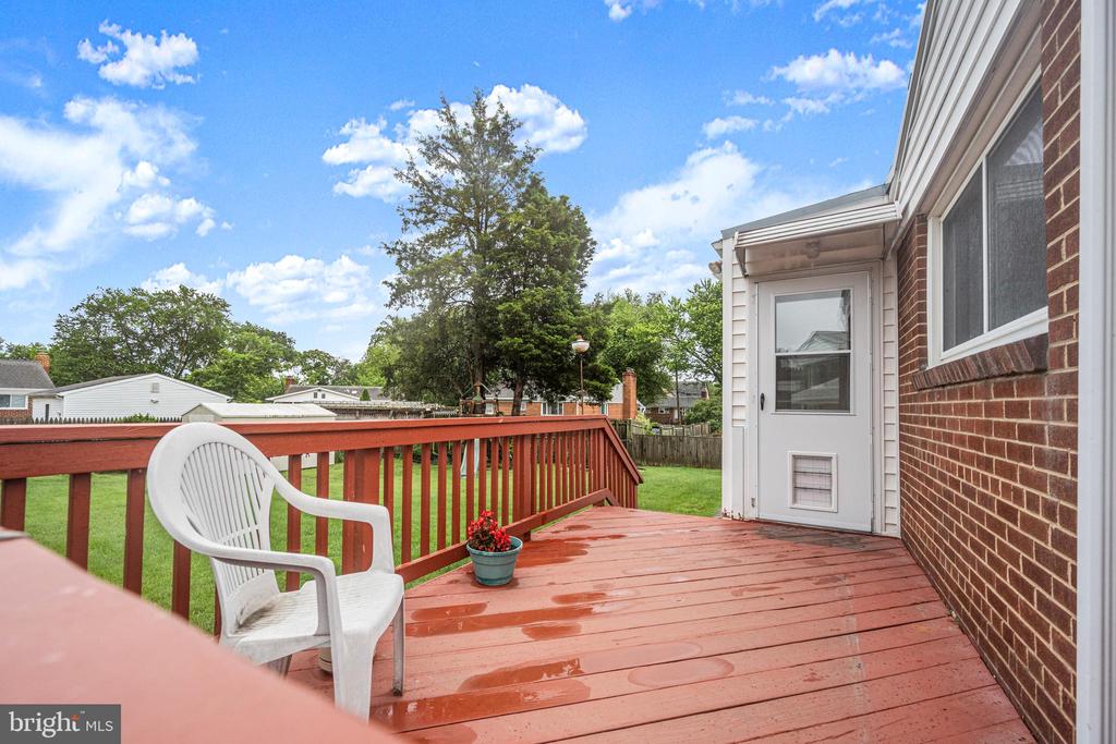 4616 Harlan St