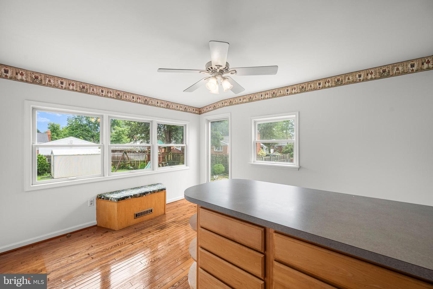 4616 Harlan St
