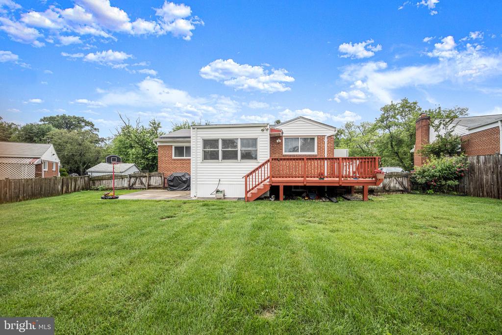 4616 Harlan St