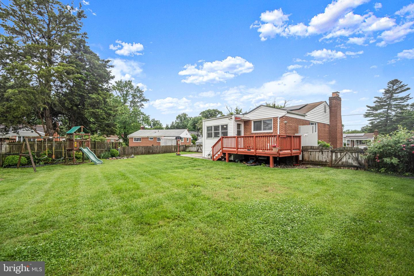 4616 Harlan St