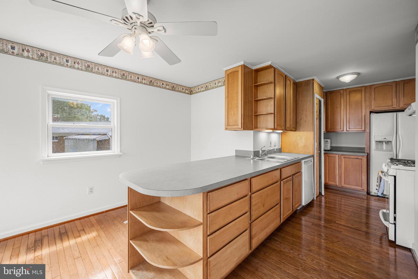 4616 Harlan St