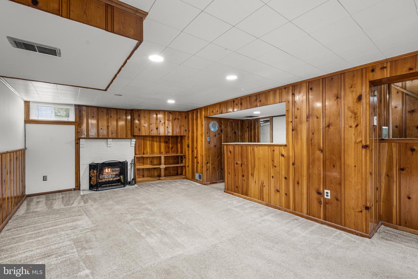 4616 Harlan St