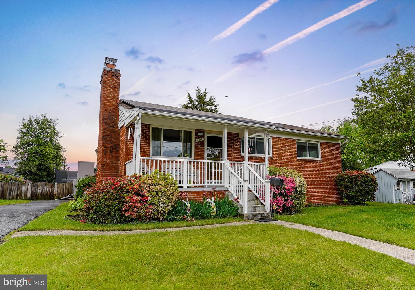 4616 Harlan St