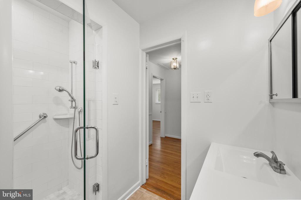 4616 Harlan St