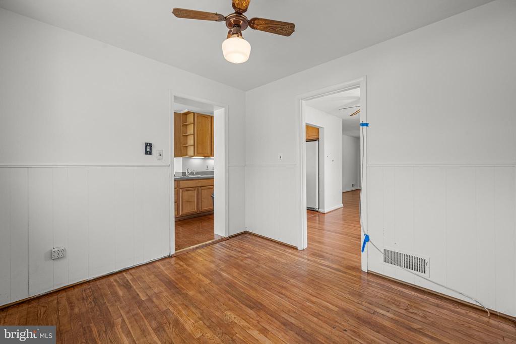 4616 Harlan St