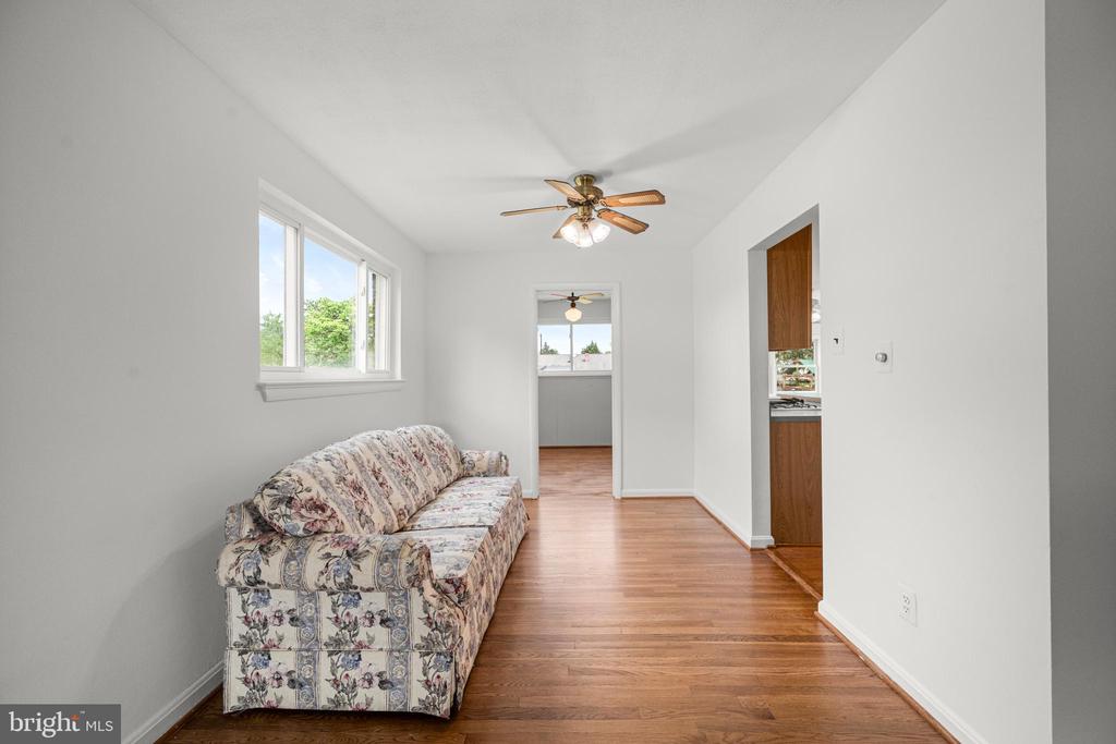 4616 Harlan St