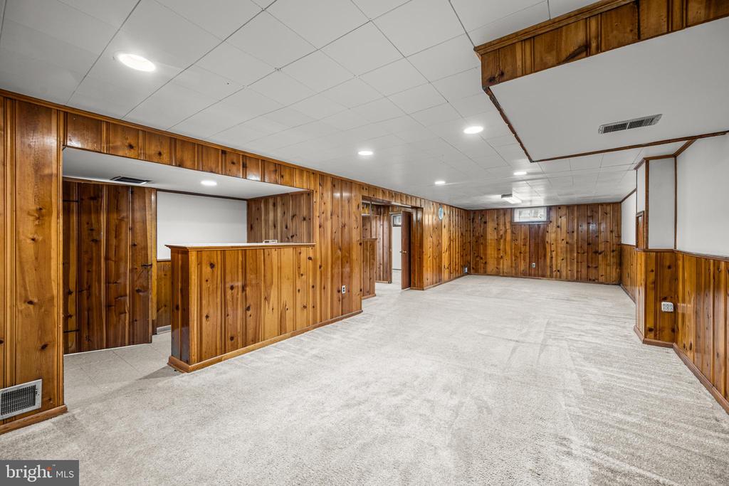 4616 Harlan St