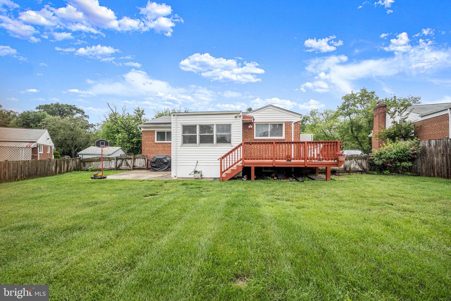 4616 Harlan St
