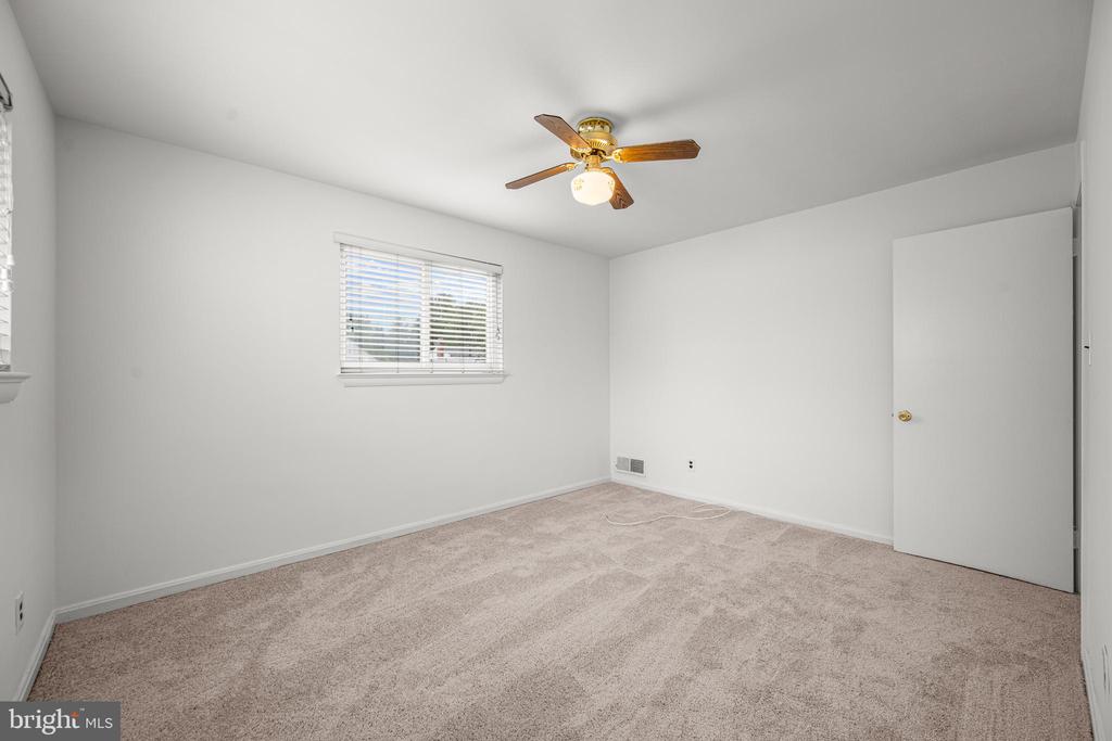 4616 Harlan St