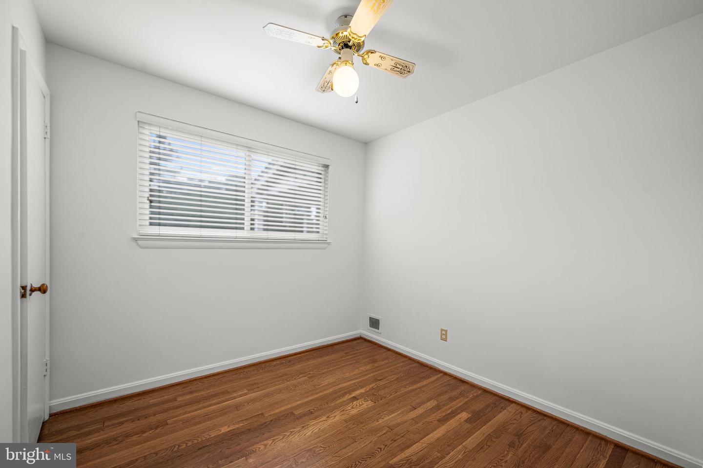 4616 Harlan St