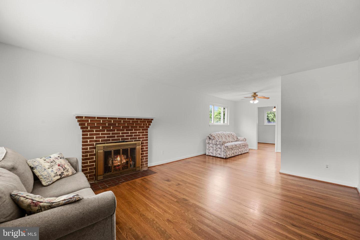 4616 Harlan St
