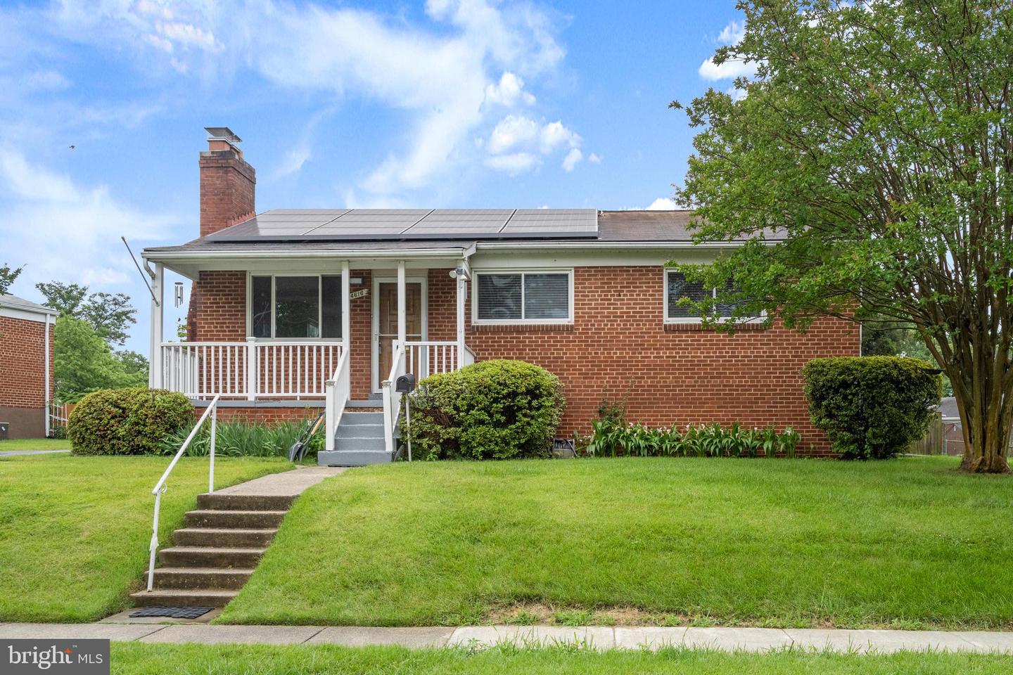 4616 Harlan St