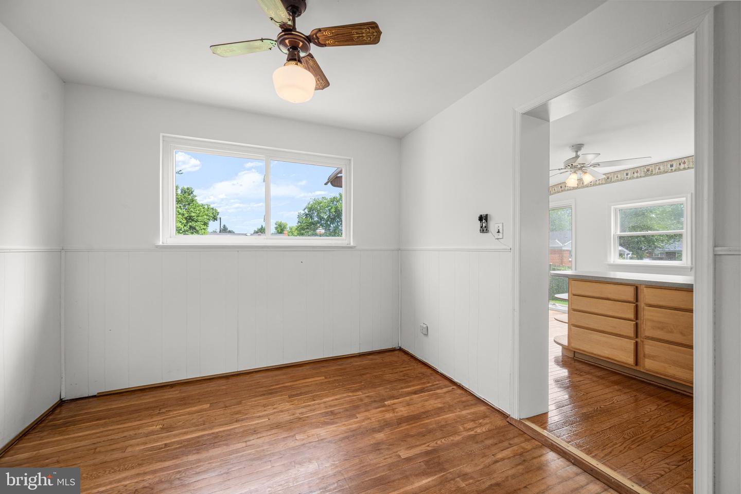 4616 Harlan St