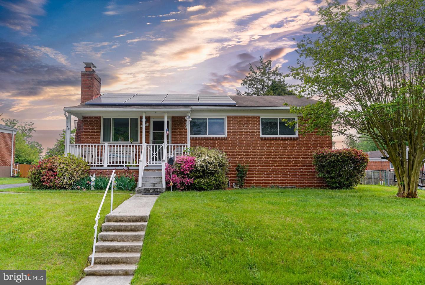 4616 Harlan St