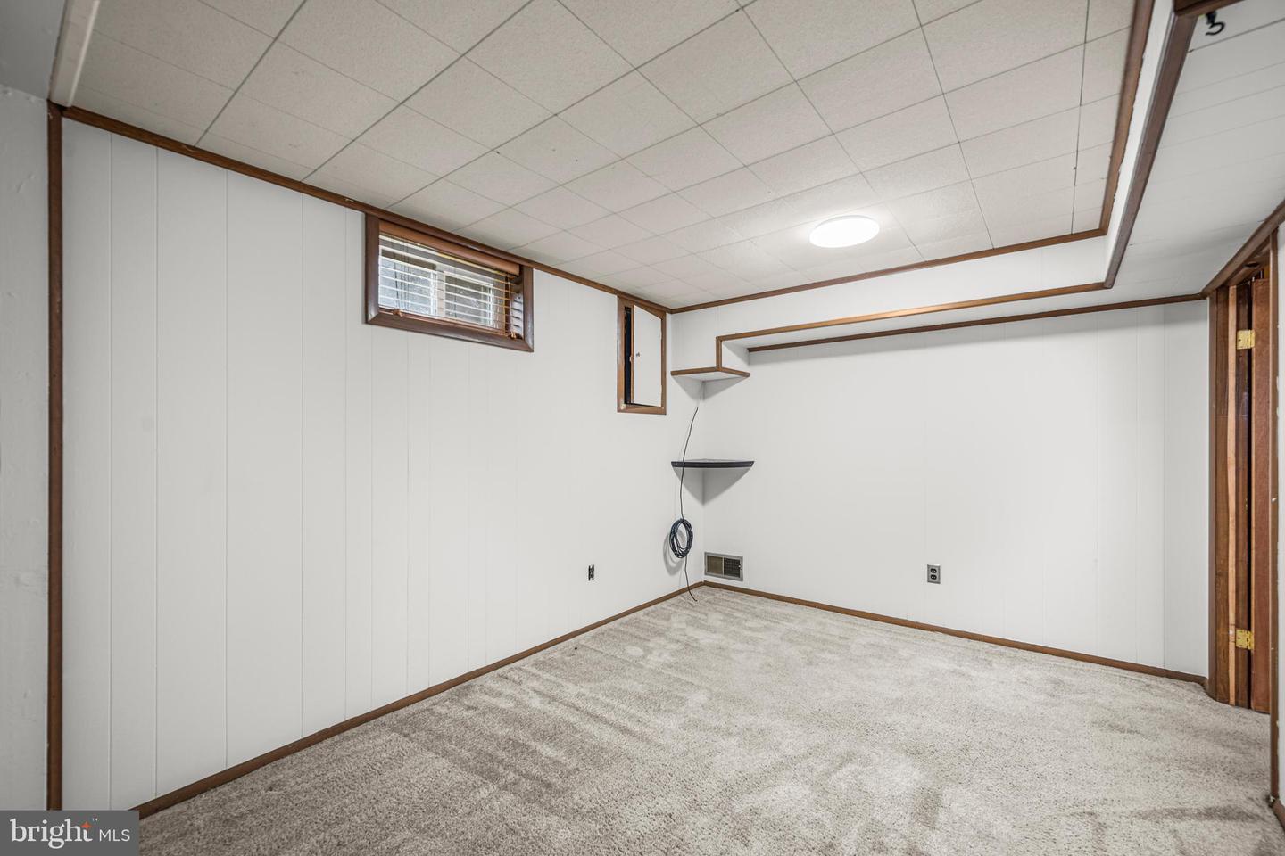 4616 Harlan St