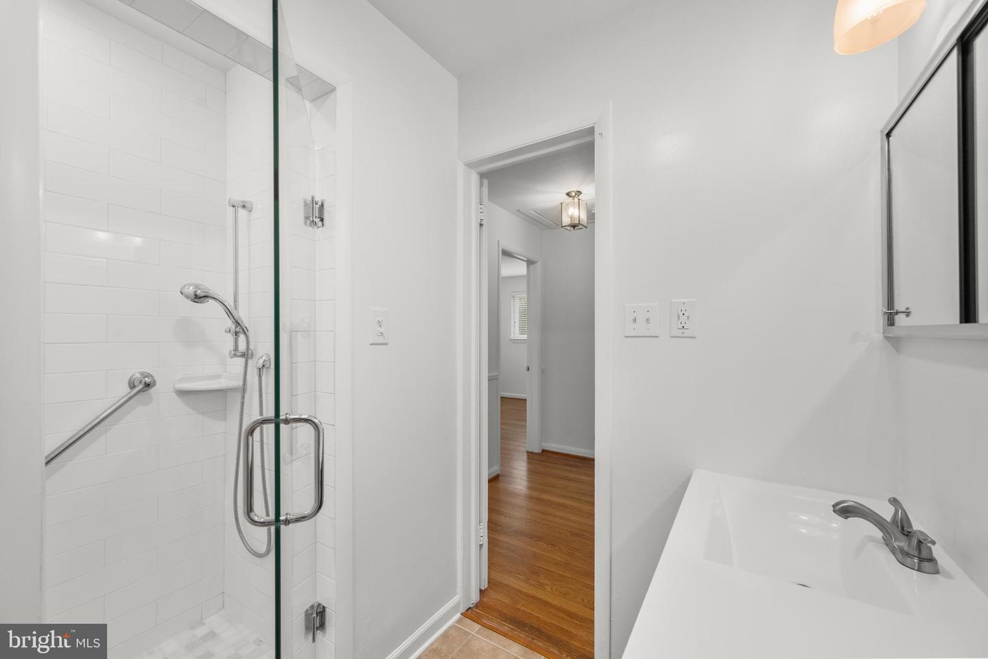 4616 Harlan St