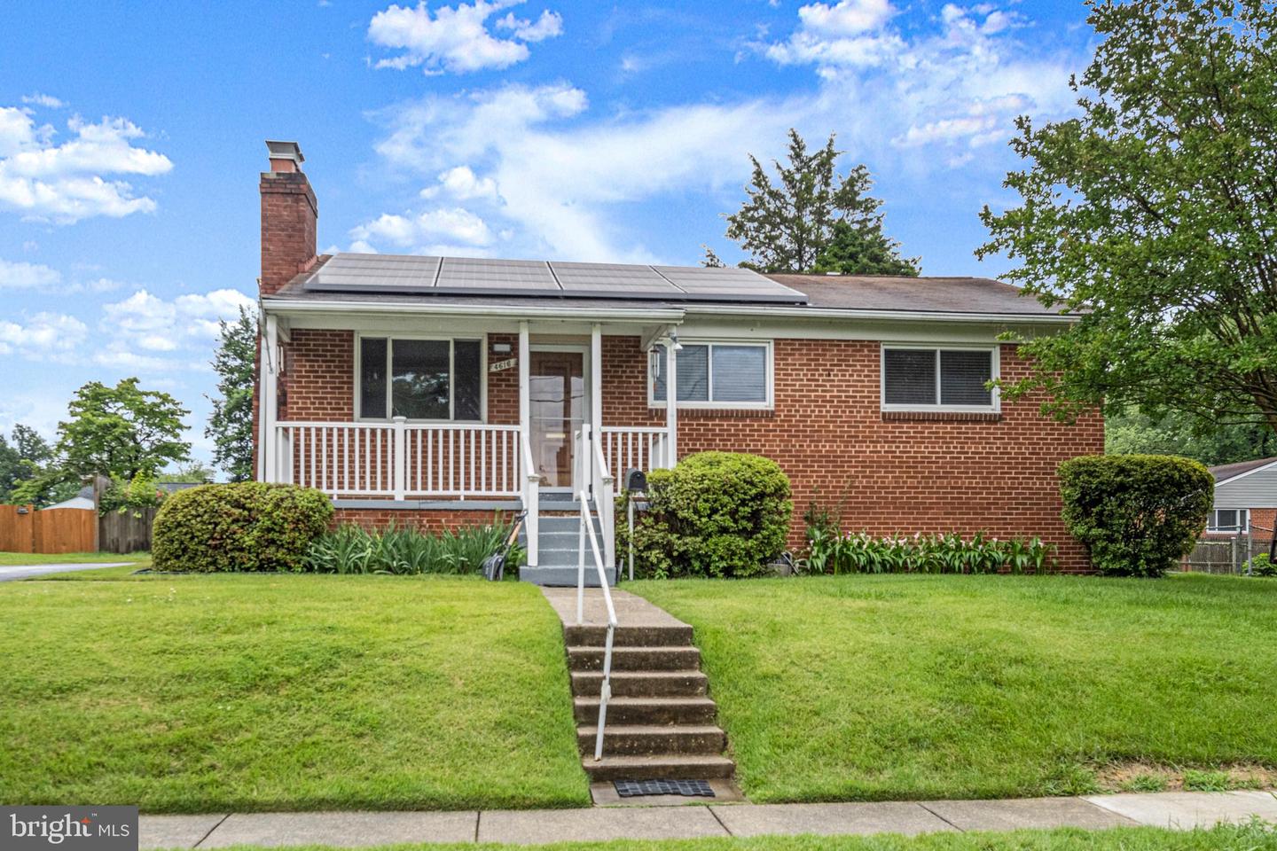 4616 Harlan St