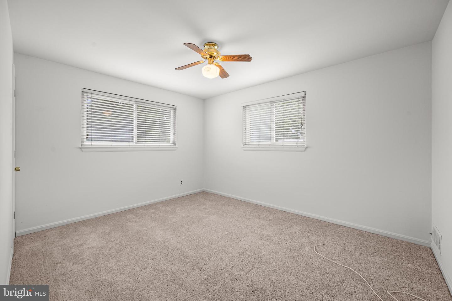 4616 Harlan St