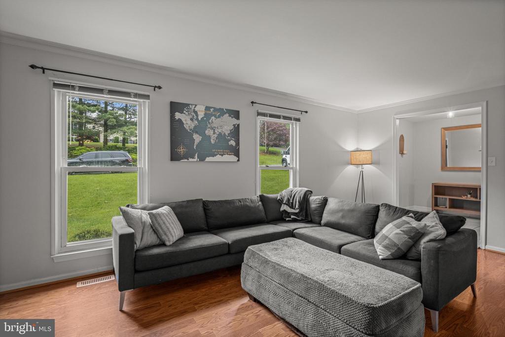 12317 Dancrest Dr