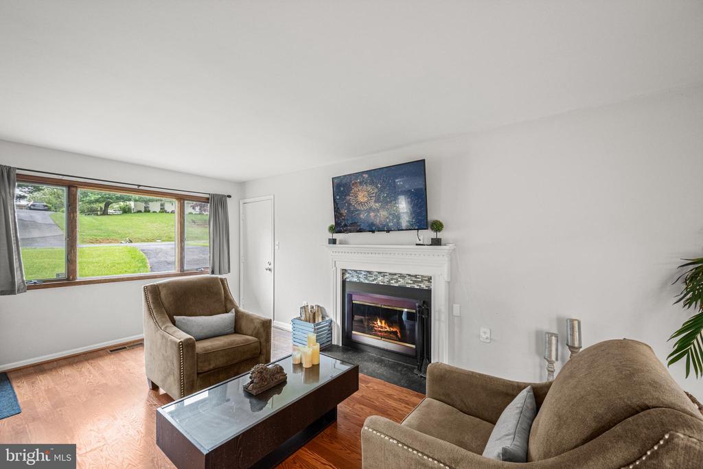 12317 Dancrest Dr