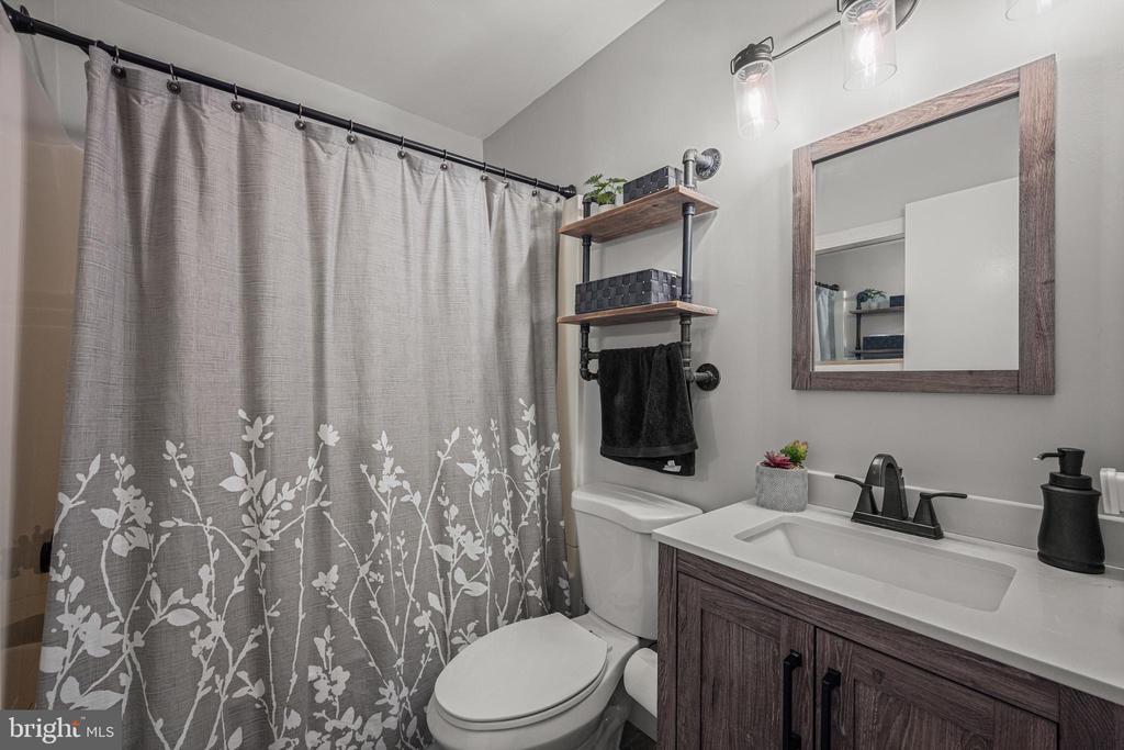 12317 Dancrest Dr