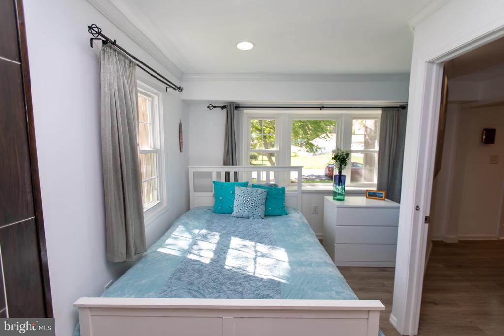 13909 BROOMALL LANE