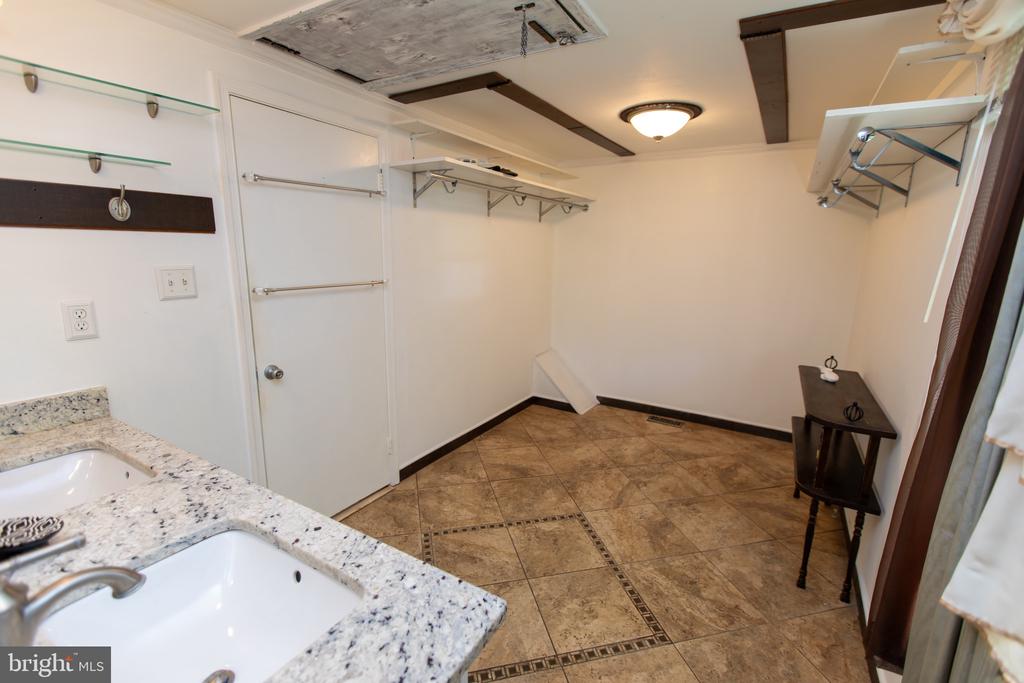 13909 BROOMALL LANE