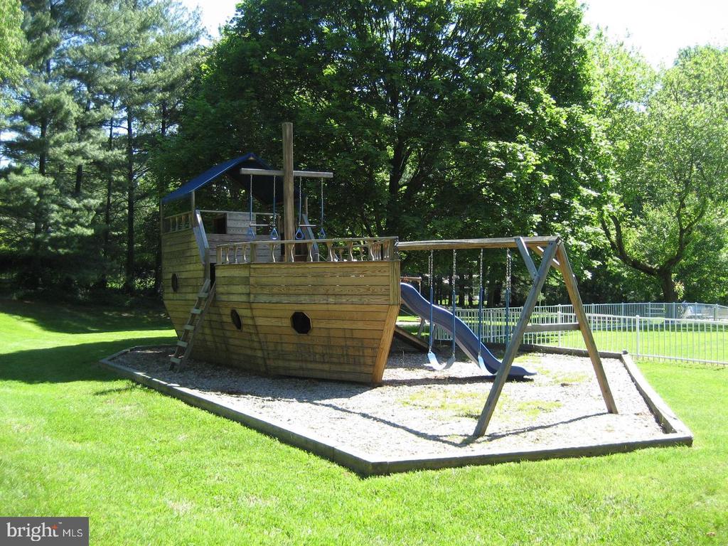 13909 BROOMALL LANE