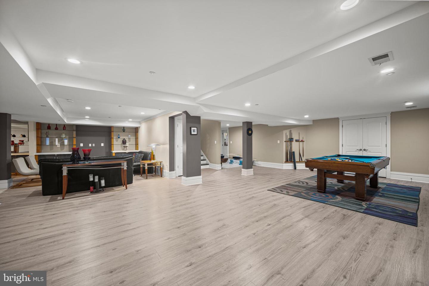 9715 SINGLETON DR