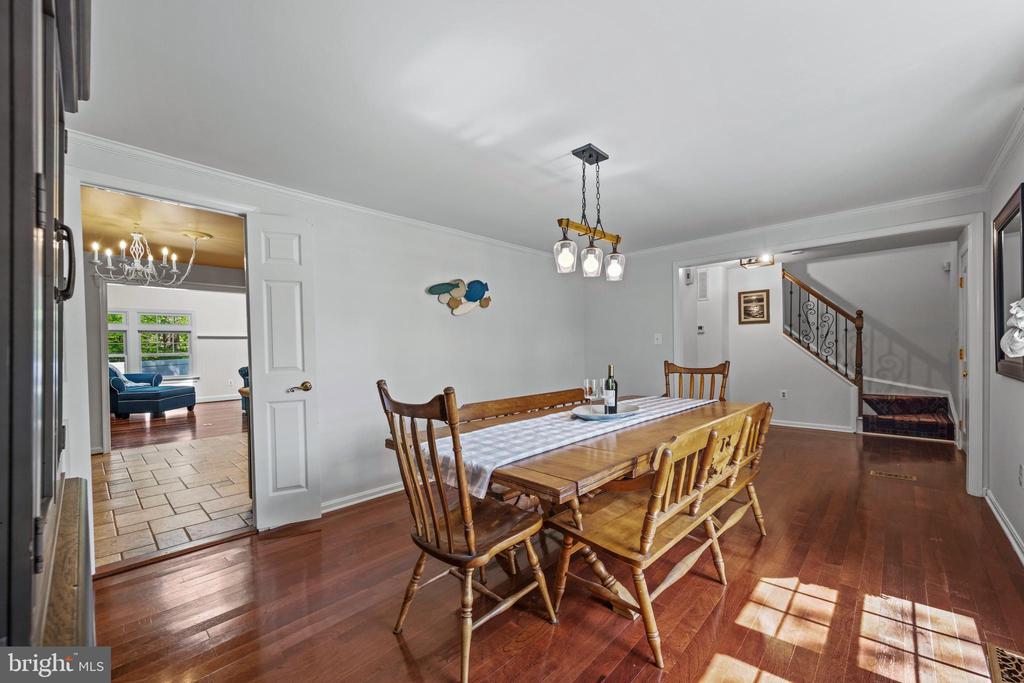 6 STARLIGHT COURT