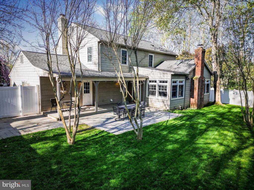 6 STARLIGHT COURT