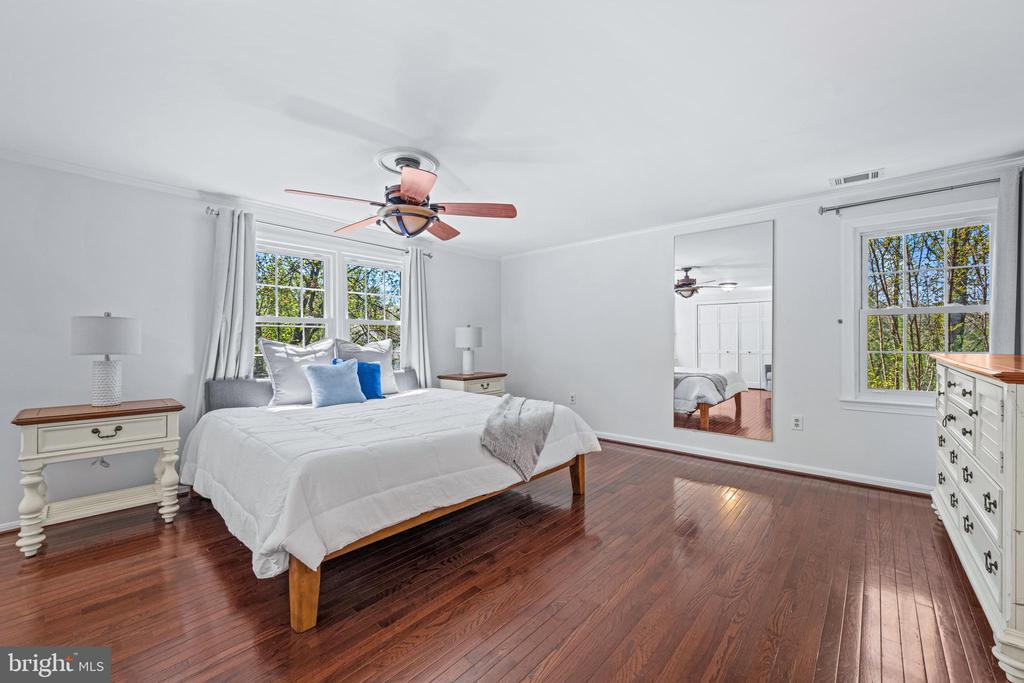 6 STARLIGHT COURT