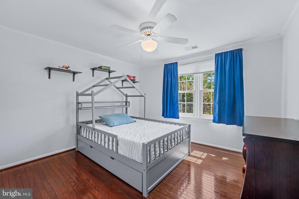 6 STARLIGHT COURT