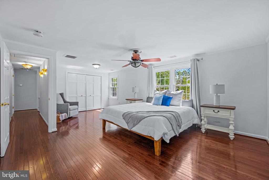 6 STARLIGHT COURT