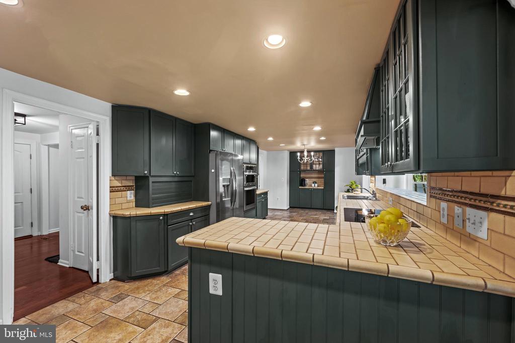 6 STARLIGHT COURT