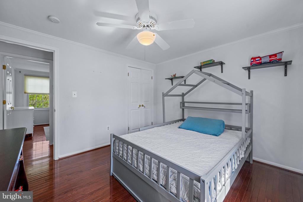 6 STARLIGHT COURT