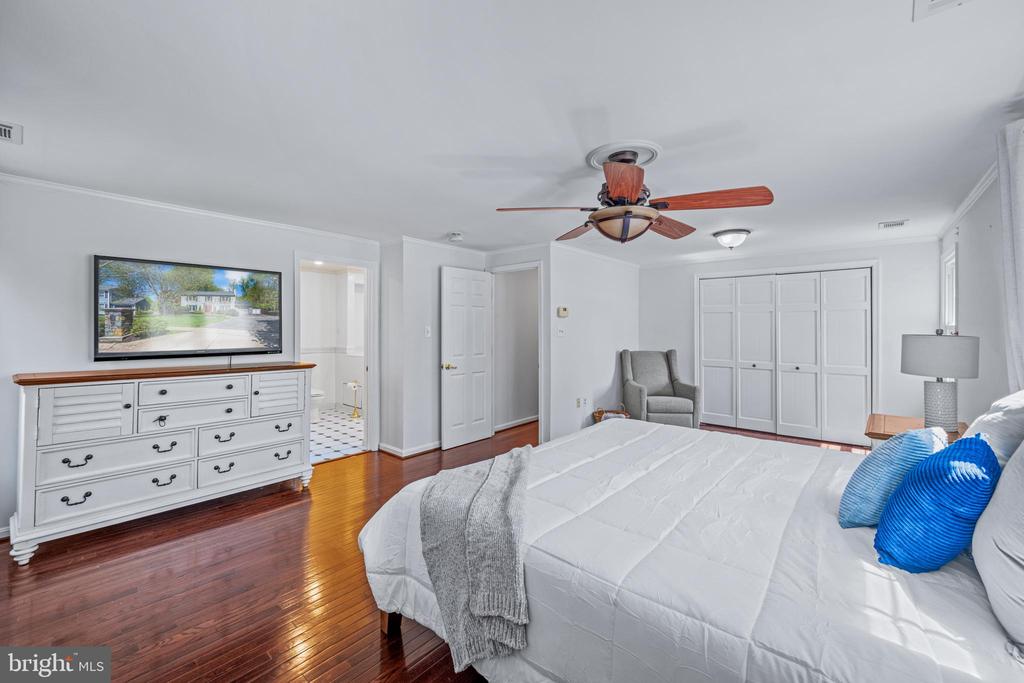 6 STARLIGHT COURT