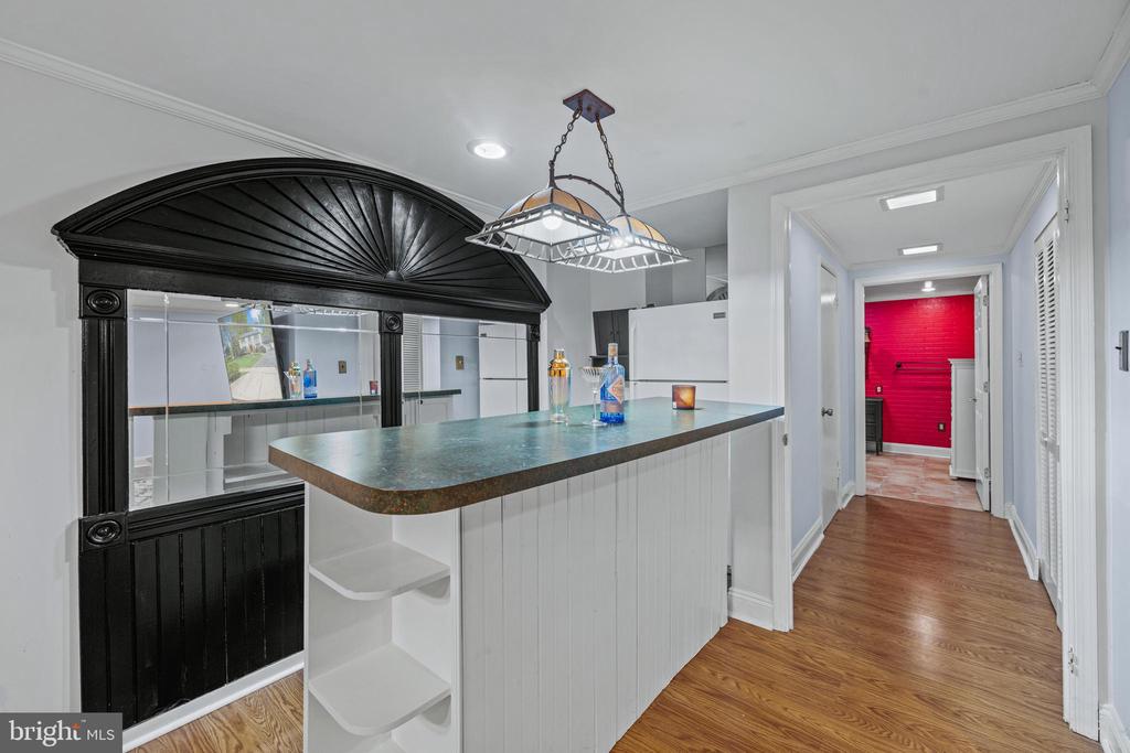 6 STARLIGHT COURT