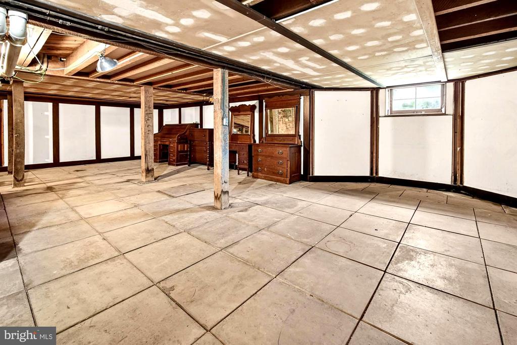 18040 BARNESVILLE ROAD