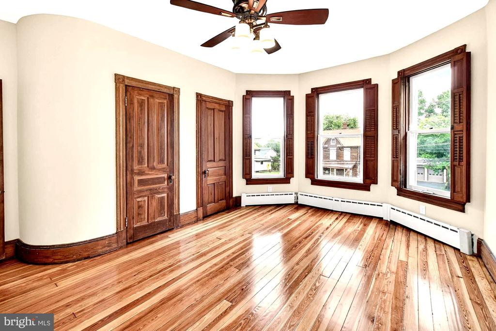 18040 BARNESVILLE ROAD