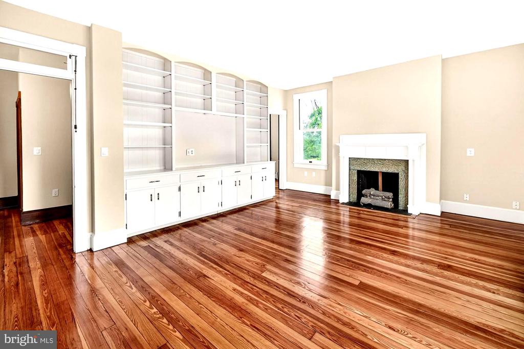 18040 BARNESVILLE ROAD