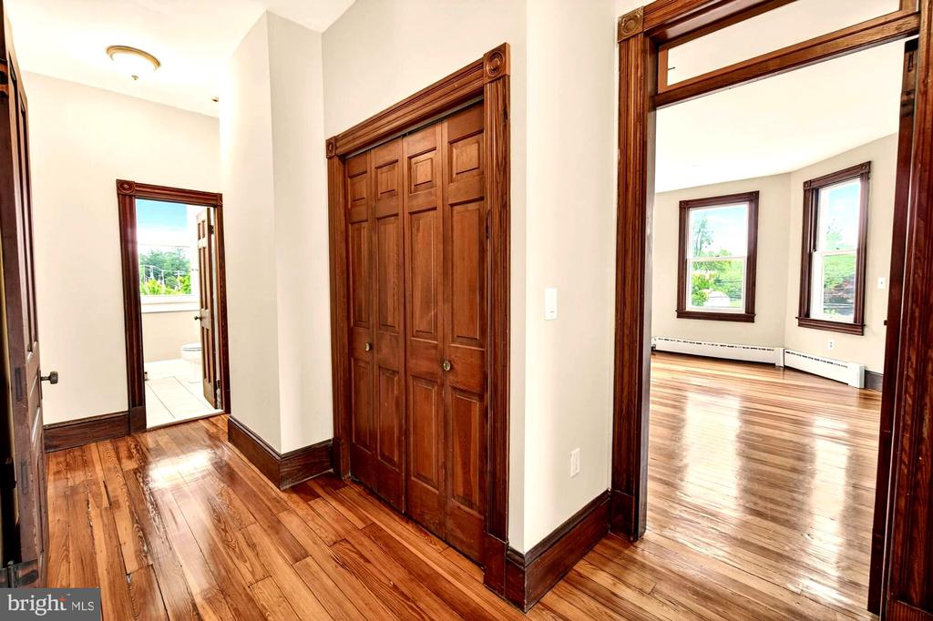 18040 BARNESVILLE ROAD