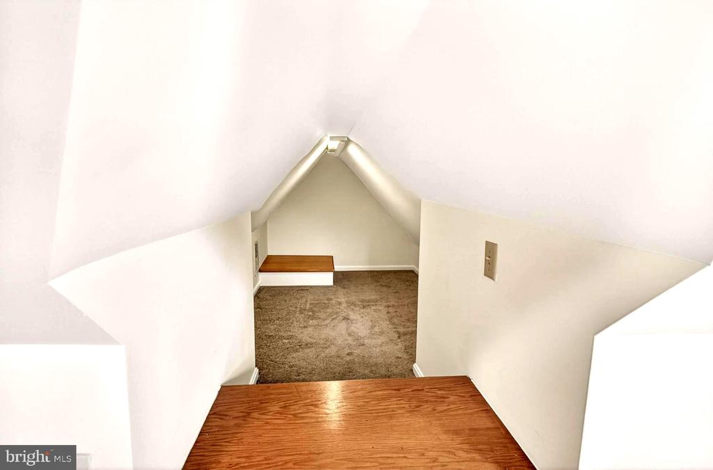 18040 BARNESVILLE ROAD